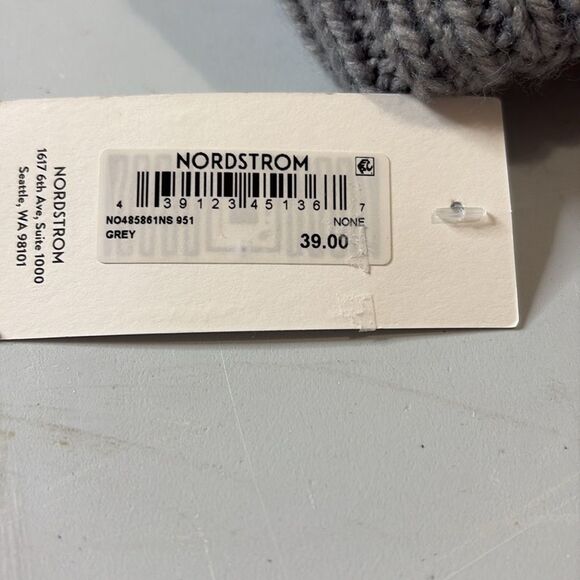 Nordstrom Cable Knit Beanie Hat O/S Gray unisex NWT - Picture 4 of 6